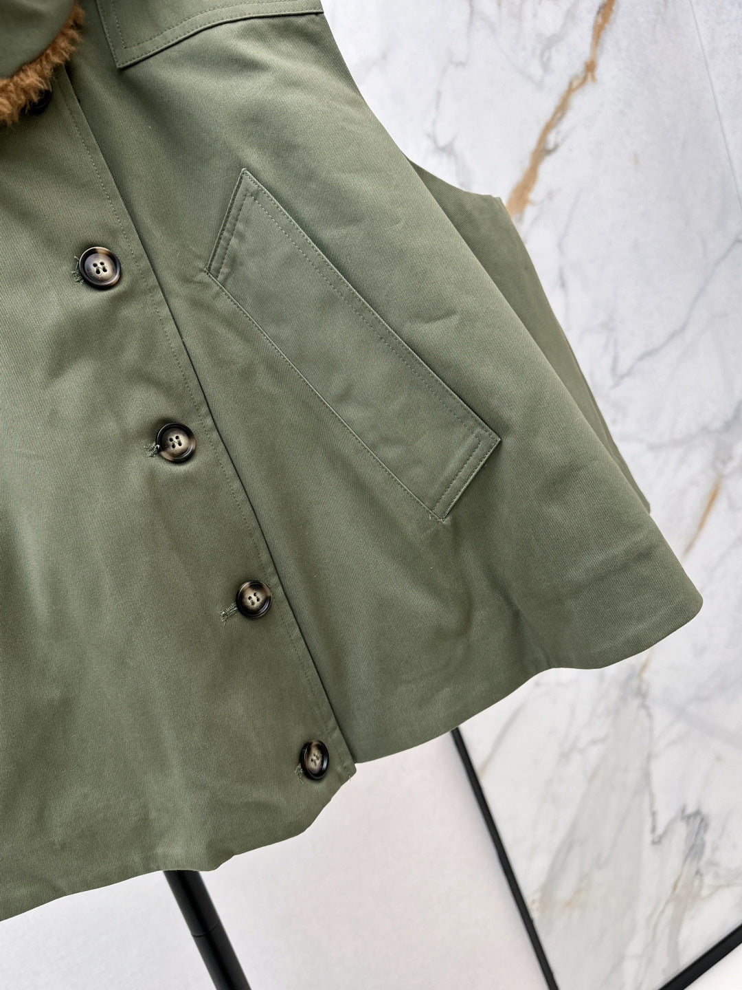 Loe 25fw padded vest