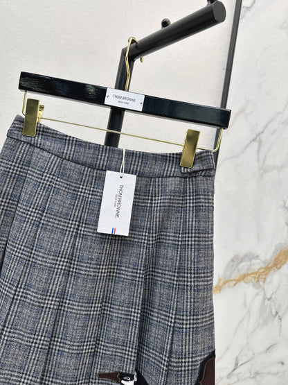 Thom 25fw embroidery skirt