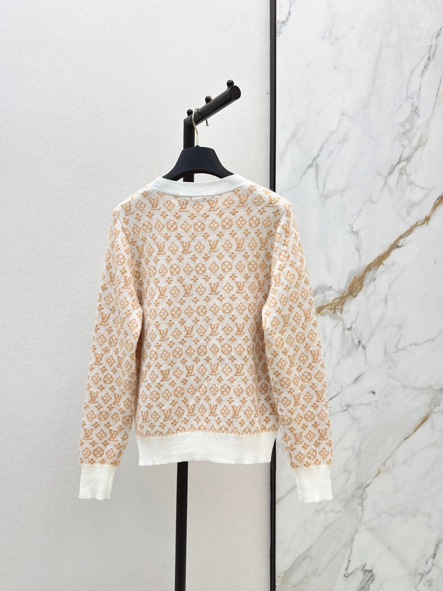 Loui 25fw jacquard sweater