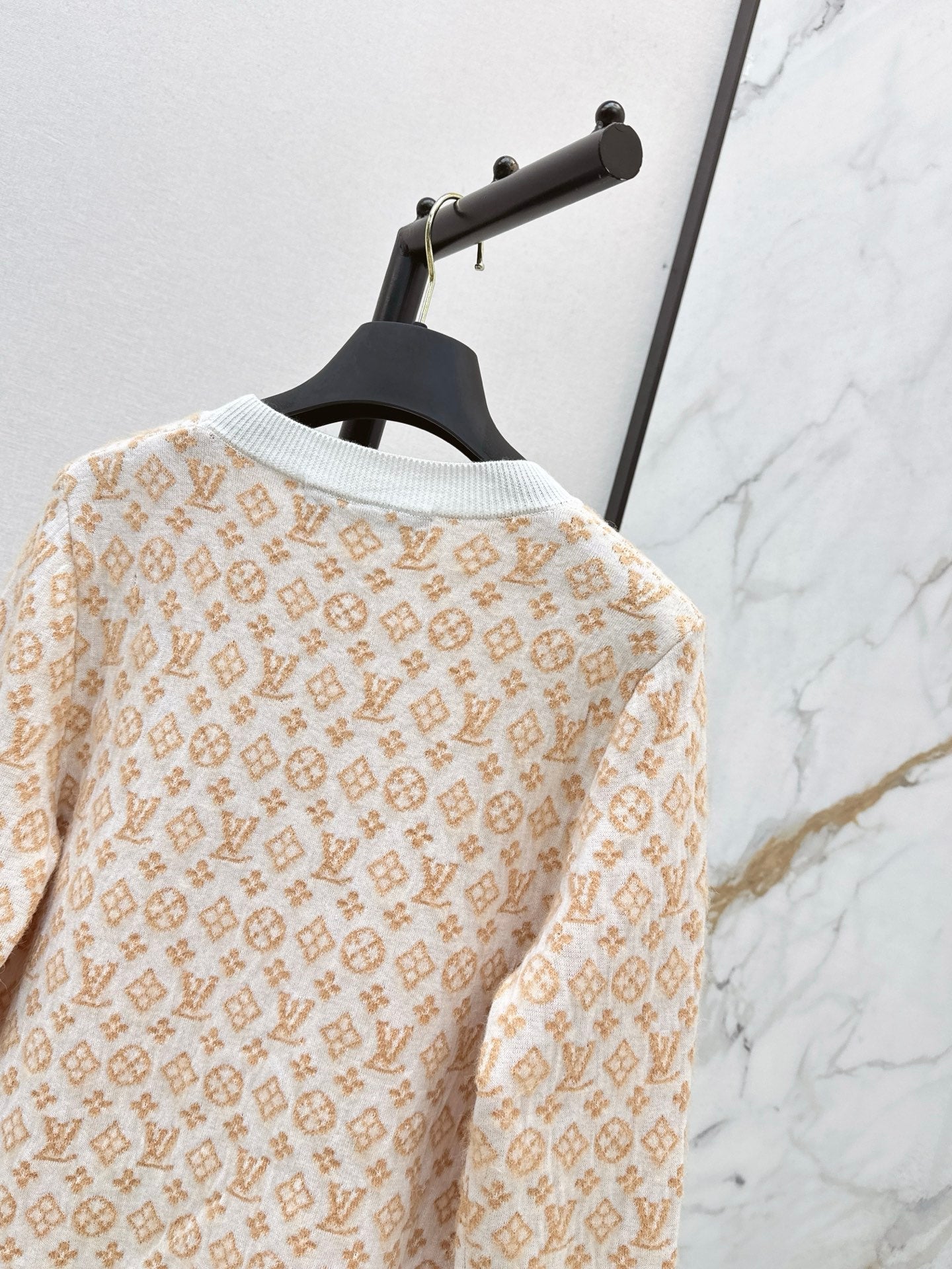 Loui 25fw jacquard sweater