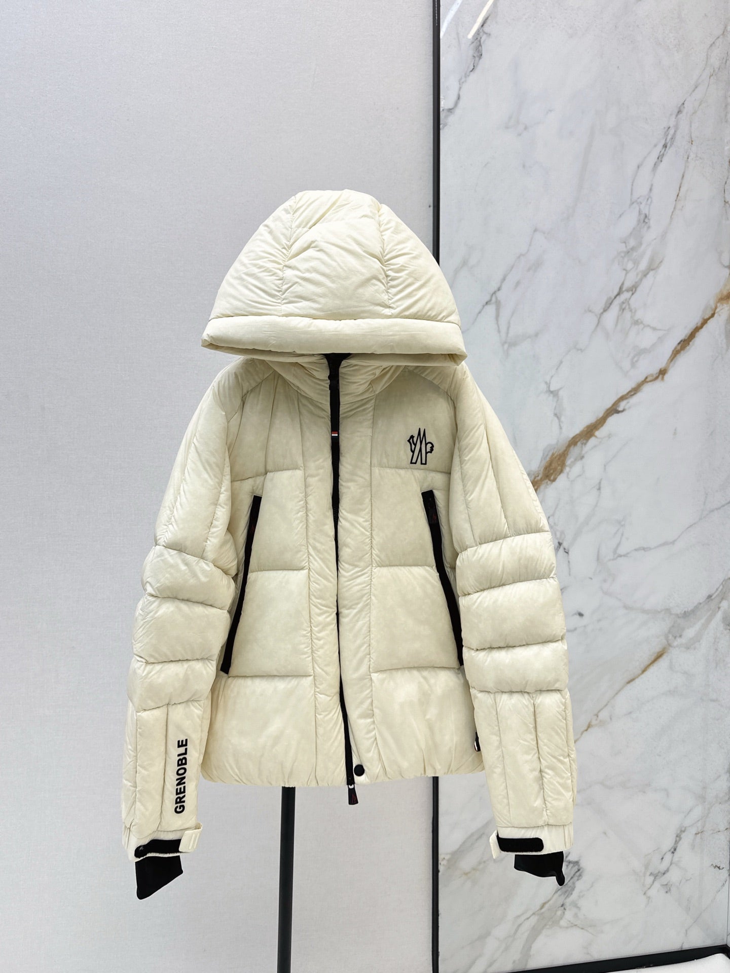 Monc 25fw down jacket