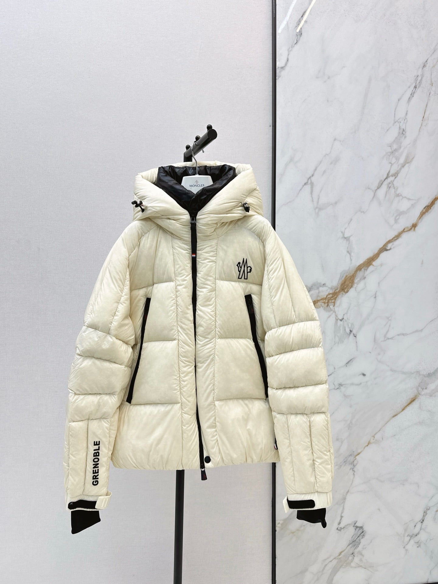 Monc 25fw down jacket