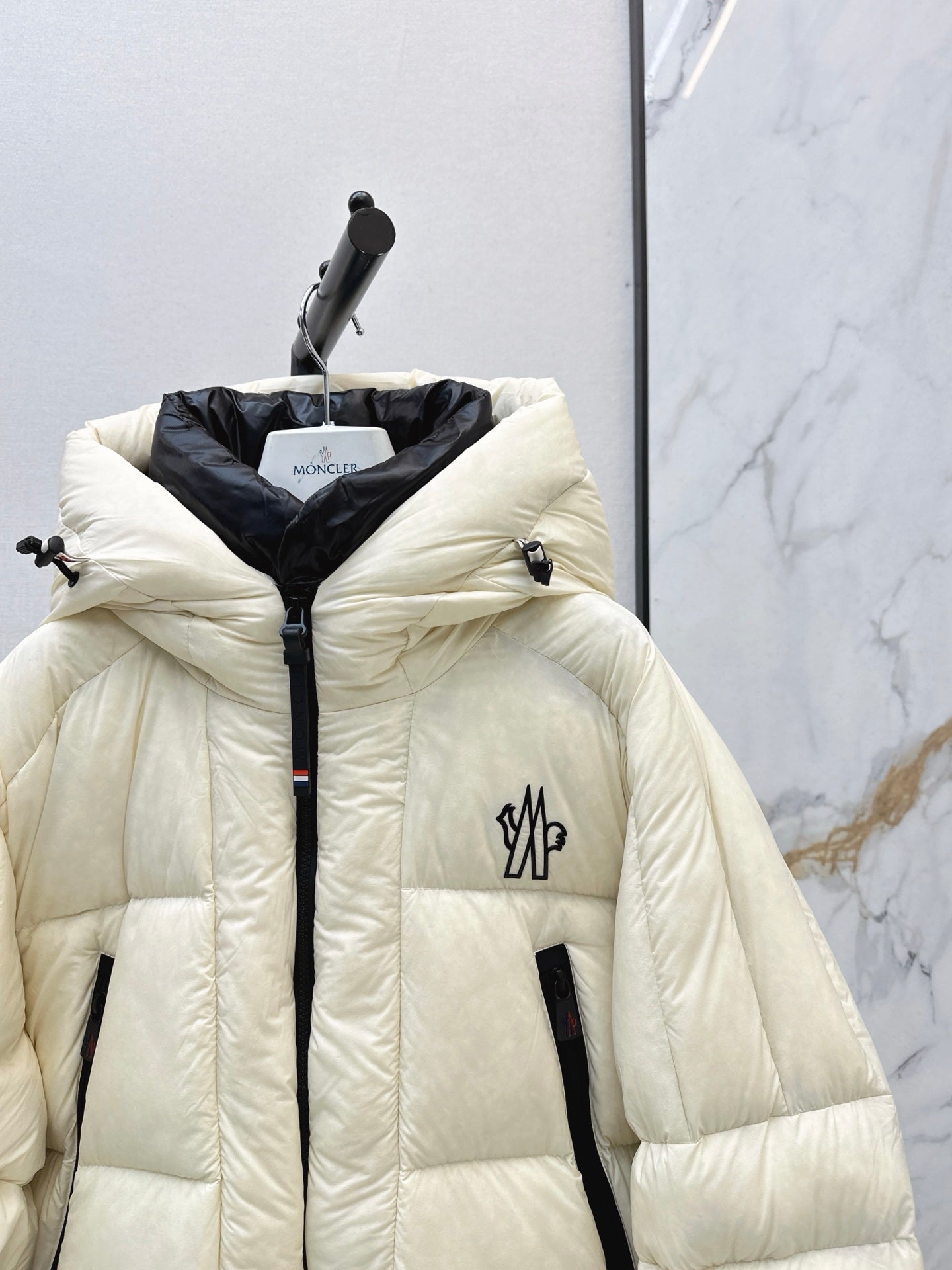 Monc 25fw down jacket