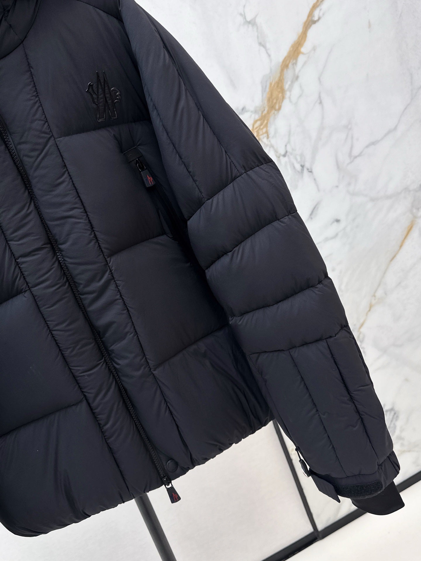 Monc 25fw down jacket