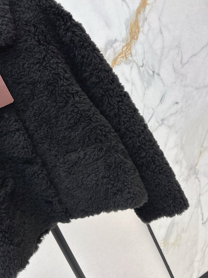 Loro 25fw fleece jacket