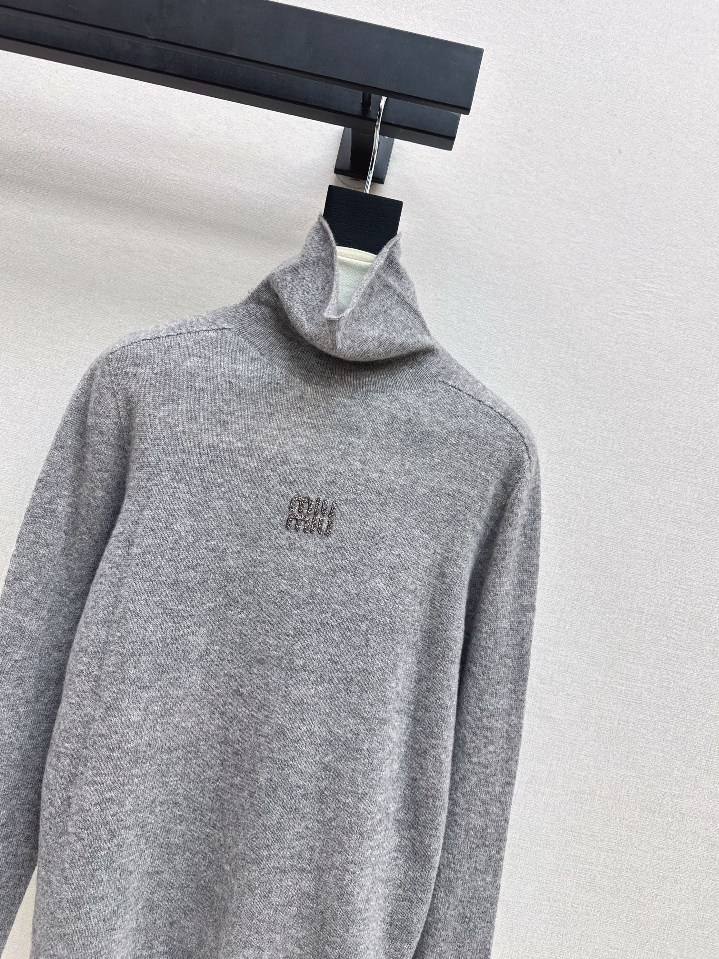 Miu 25fw turtleneck base layer