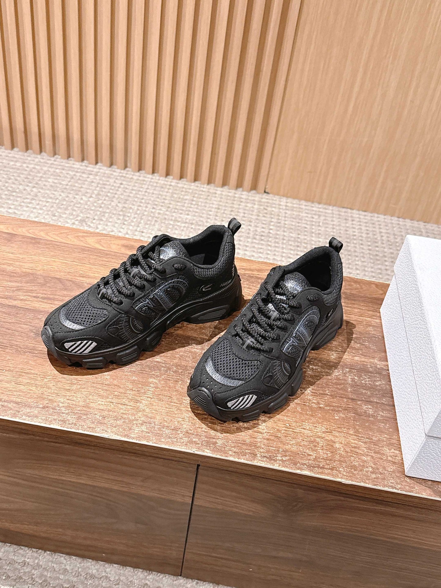 Dio 25fw clunky sneaker