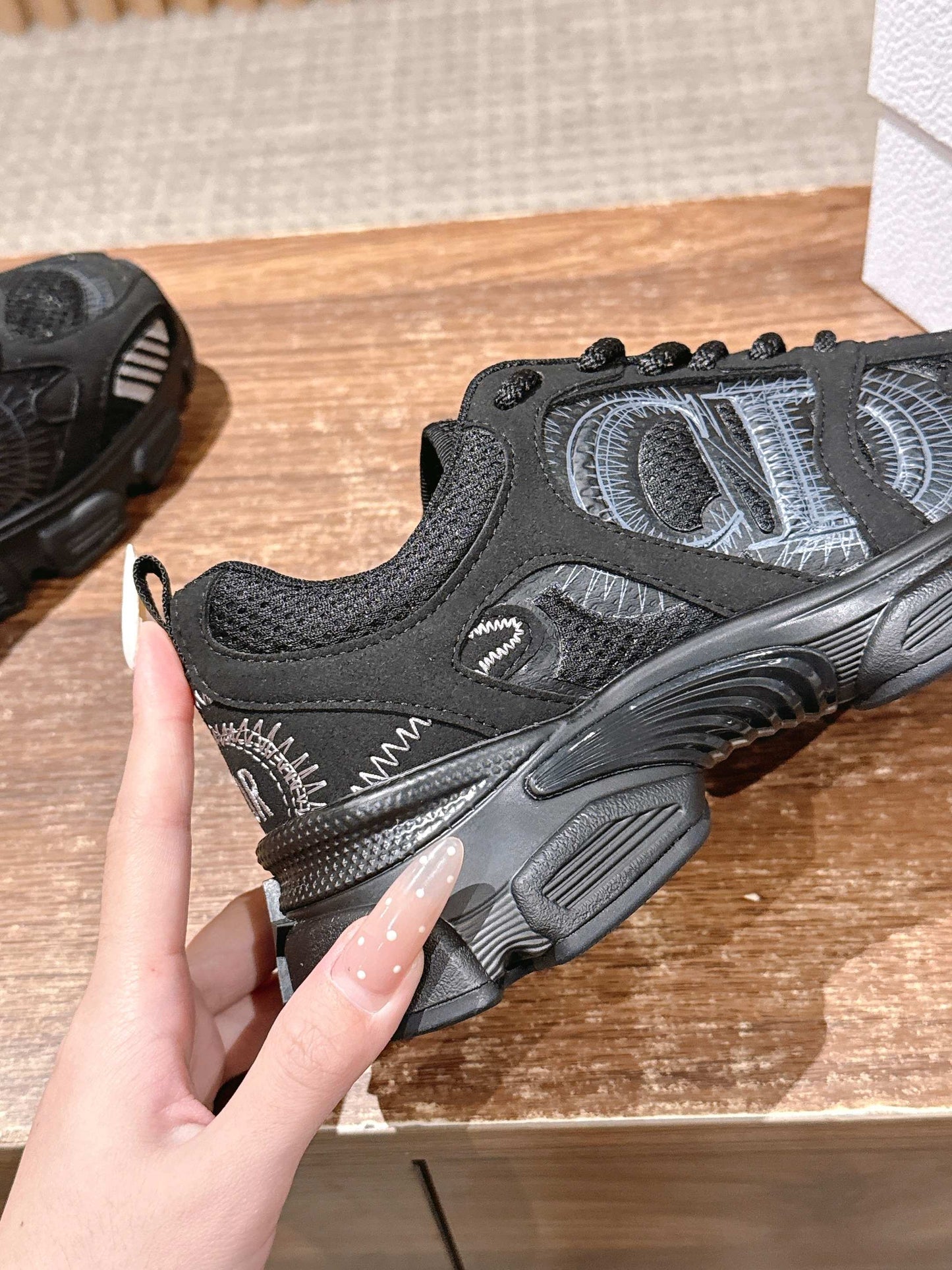 Dio 25fw clunky sneaker