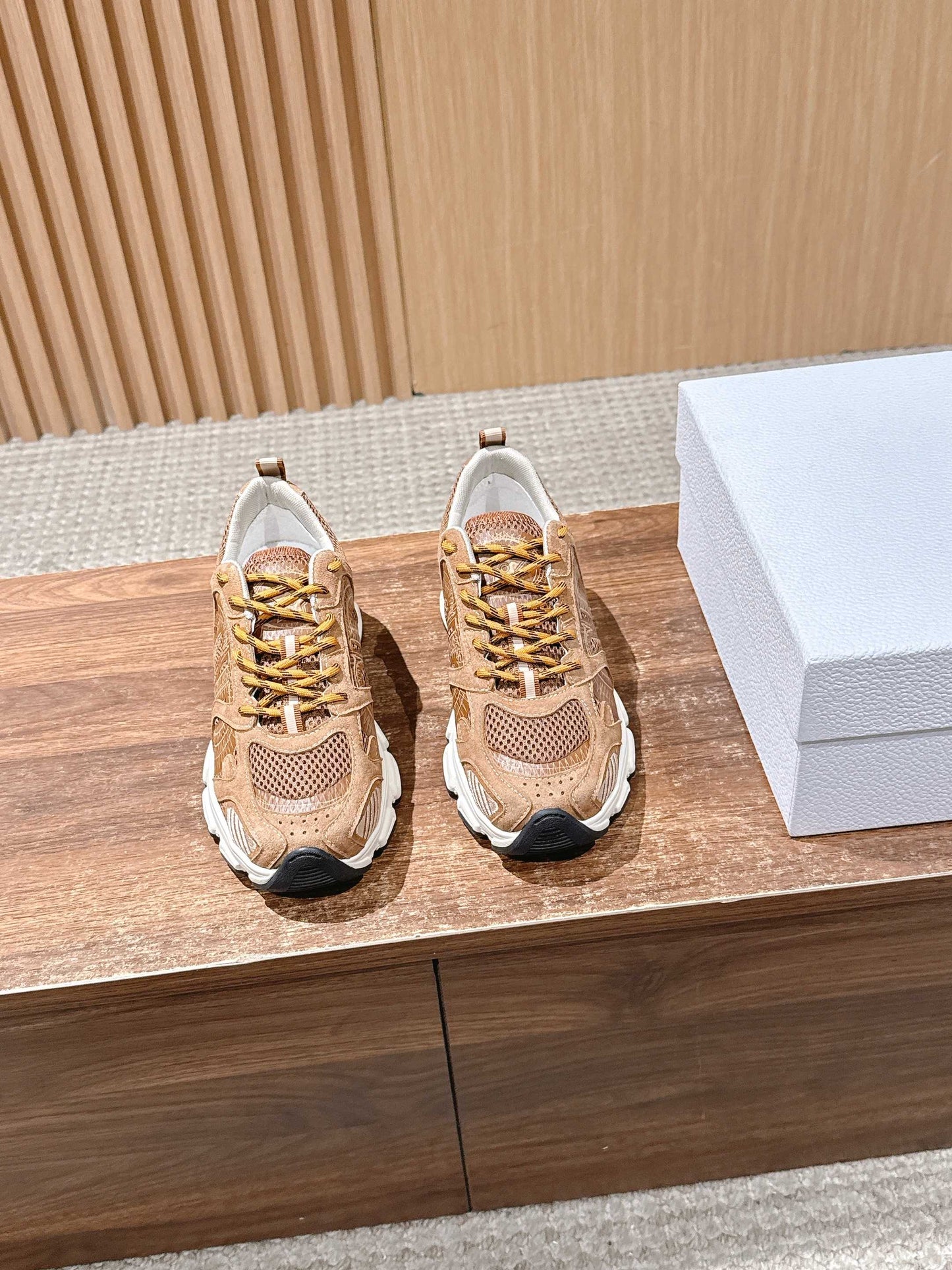 Dio 25fw clunky sneaker