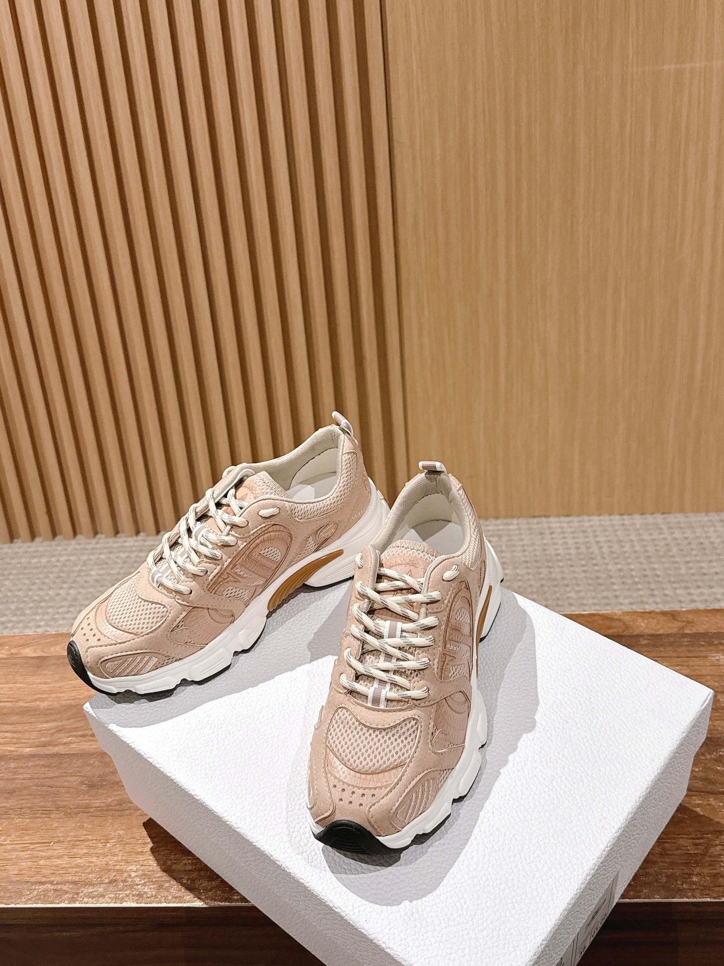 Dio 25fw clunky sneaker