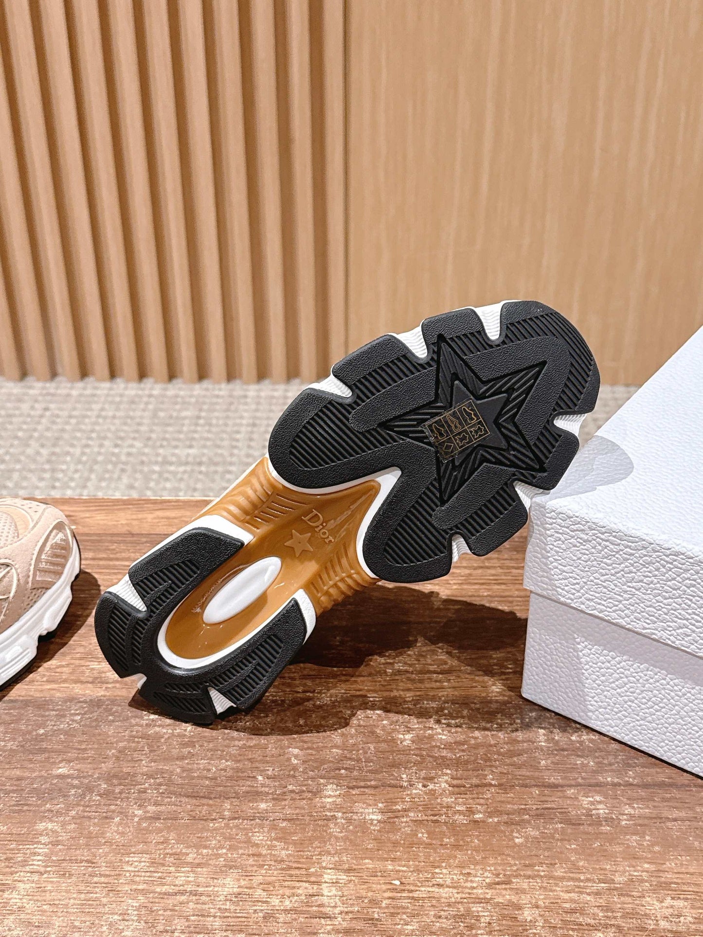 Dio 25fw clunky sneaker