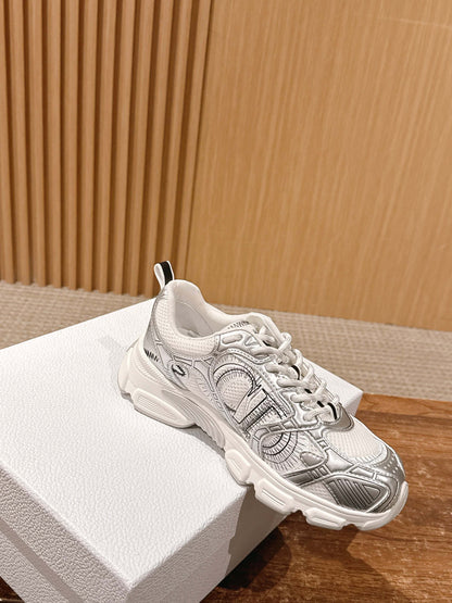 Dio 25fw clunky sneaker