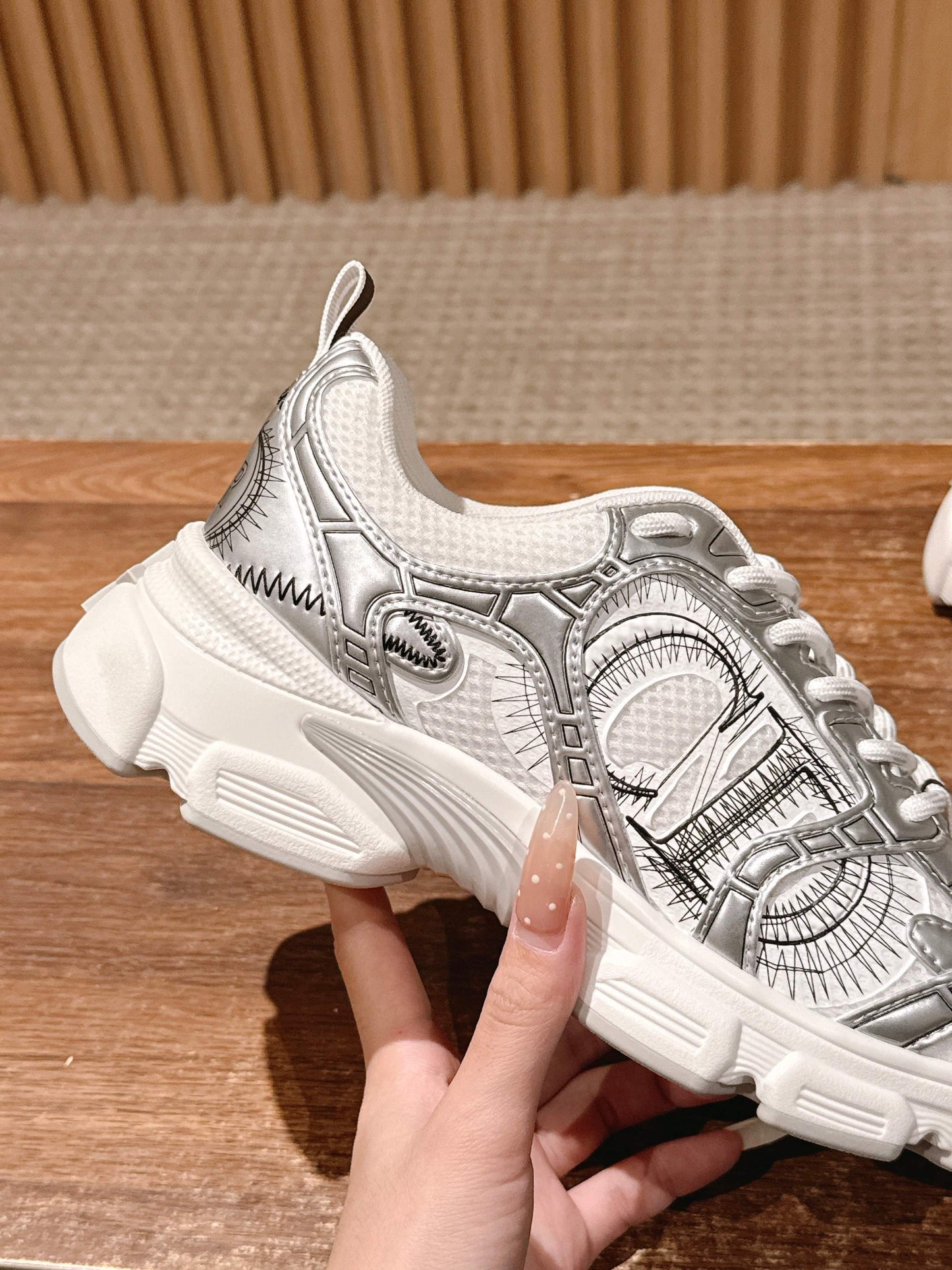 Dio 25fw clunky sneaker