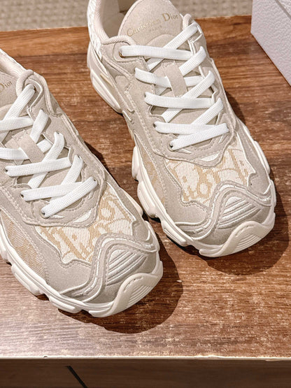 Dio 25fw clunky sneaker