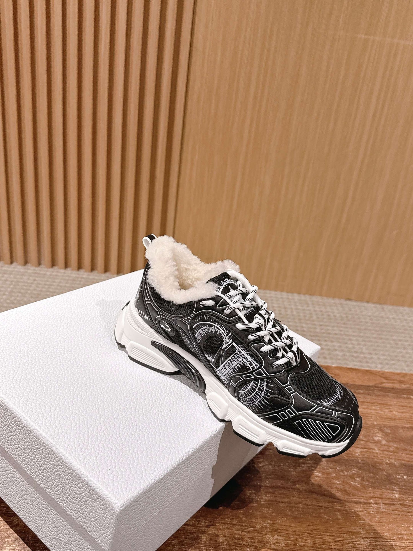 Dio 25fw fleece clunky sneaker