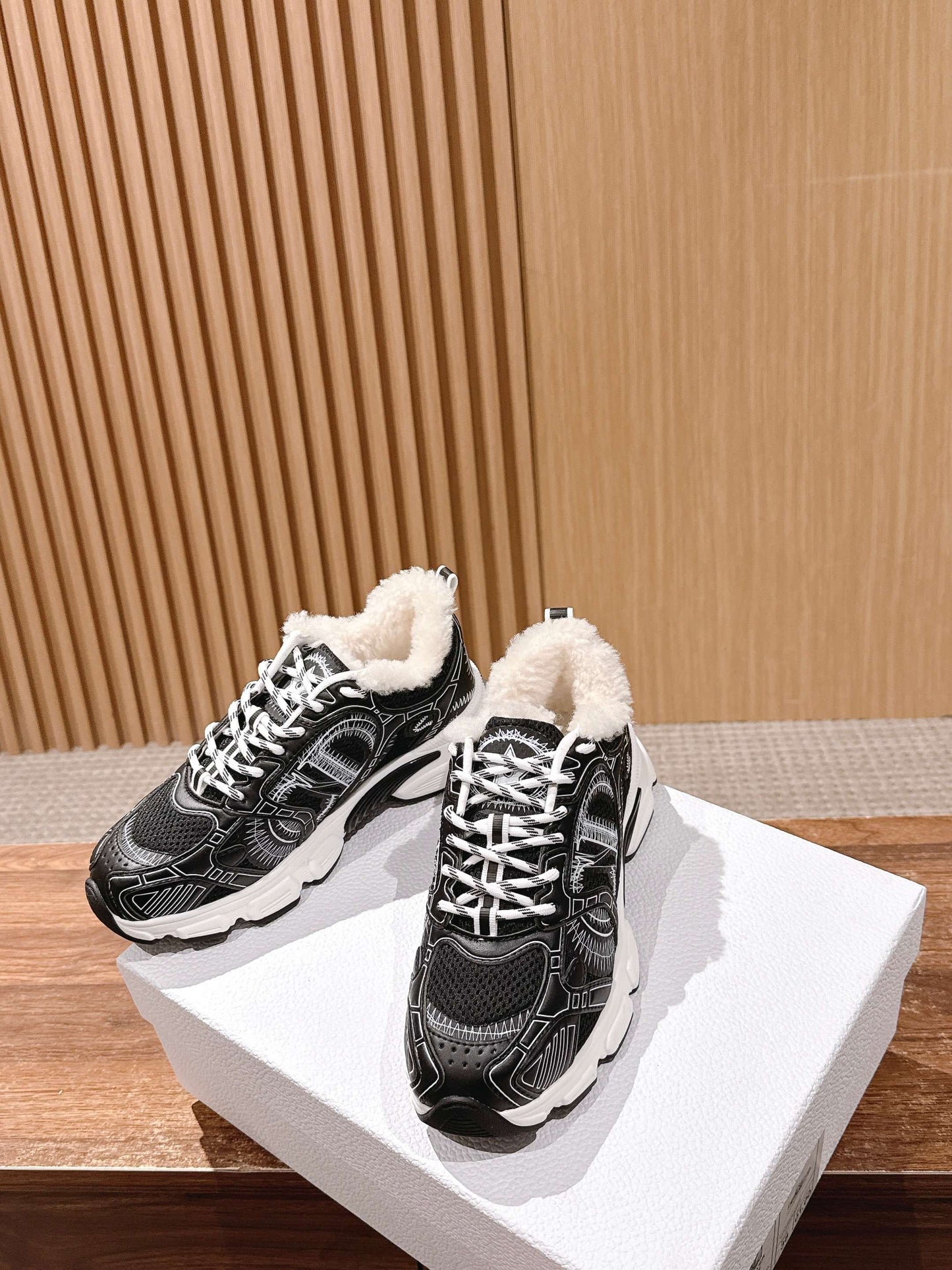 Dio 25fw fleece clunky sneaker