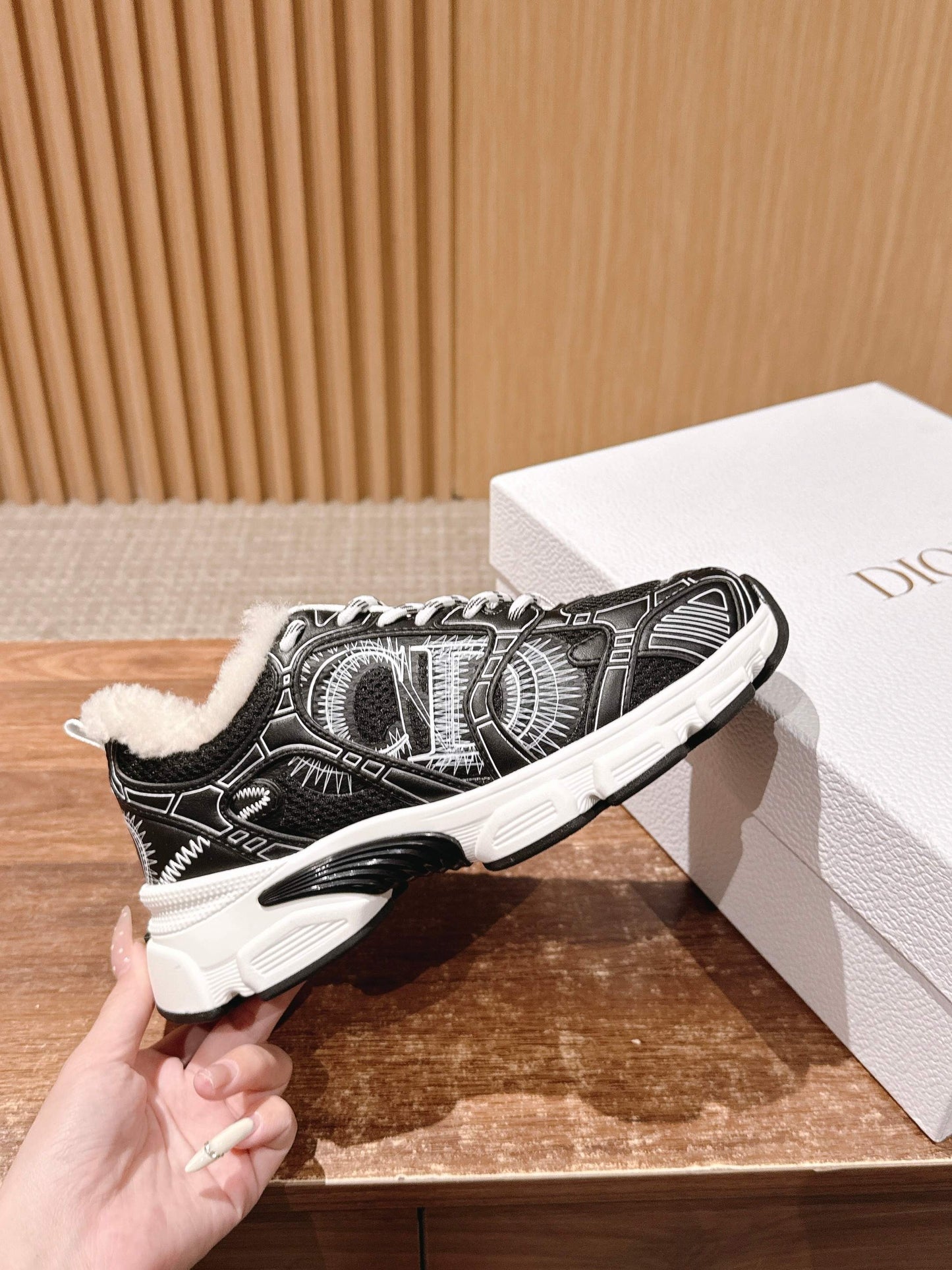 Dio 25fw fleece clunky sneaker