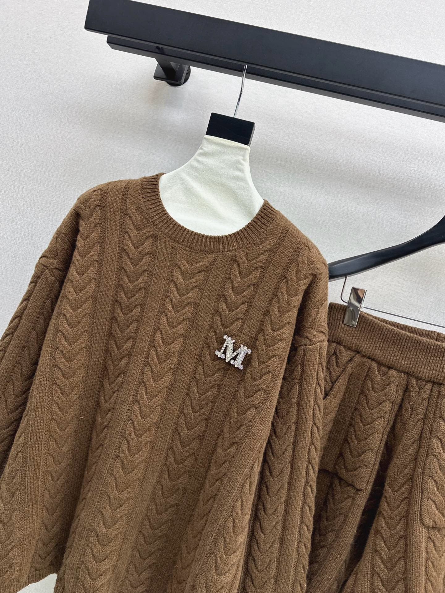 Max 25fw wool sweater short set