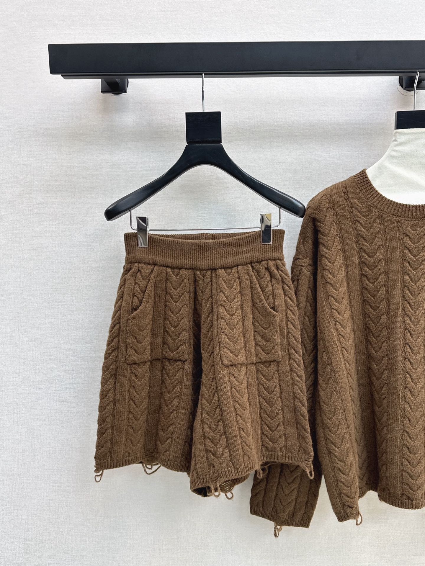 Max 25fw wool sweater short set