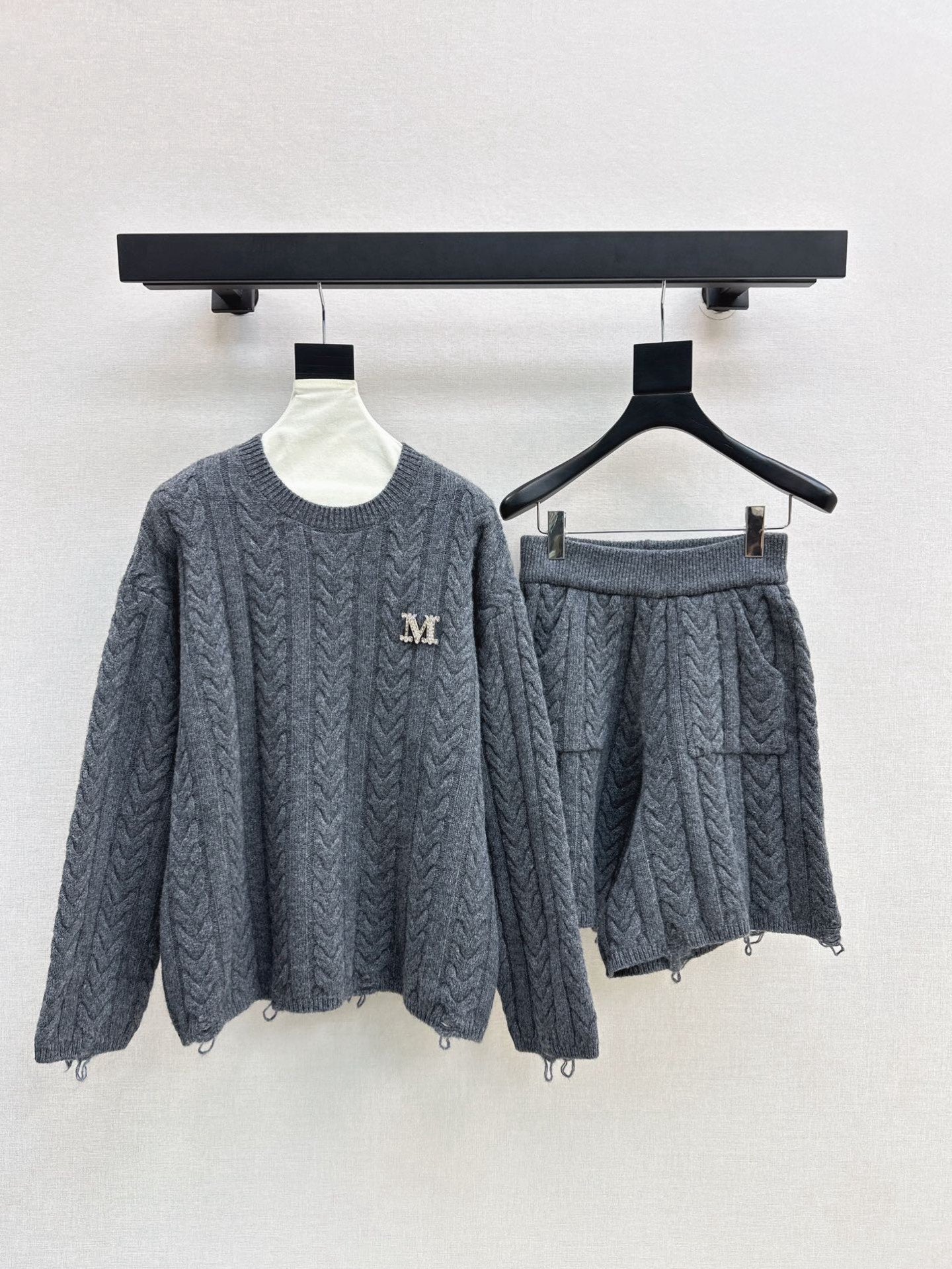 Max 25fw wool sweater short set
