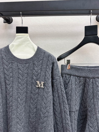 Max 25fw wool sweater short set