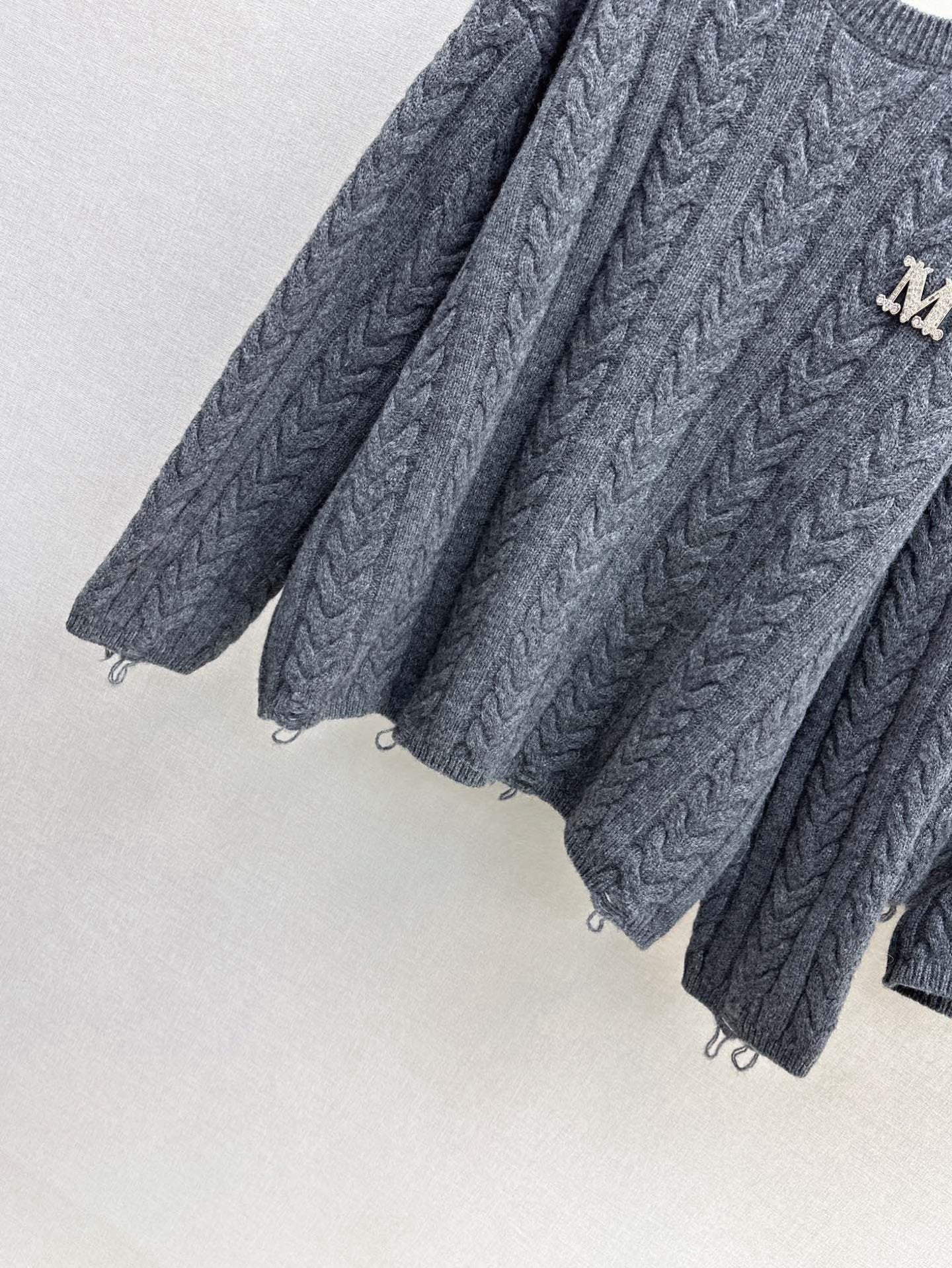 Max 25fw wool sweater short set