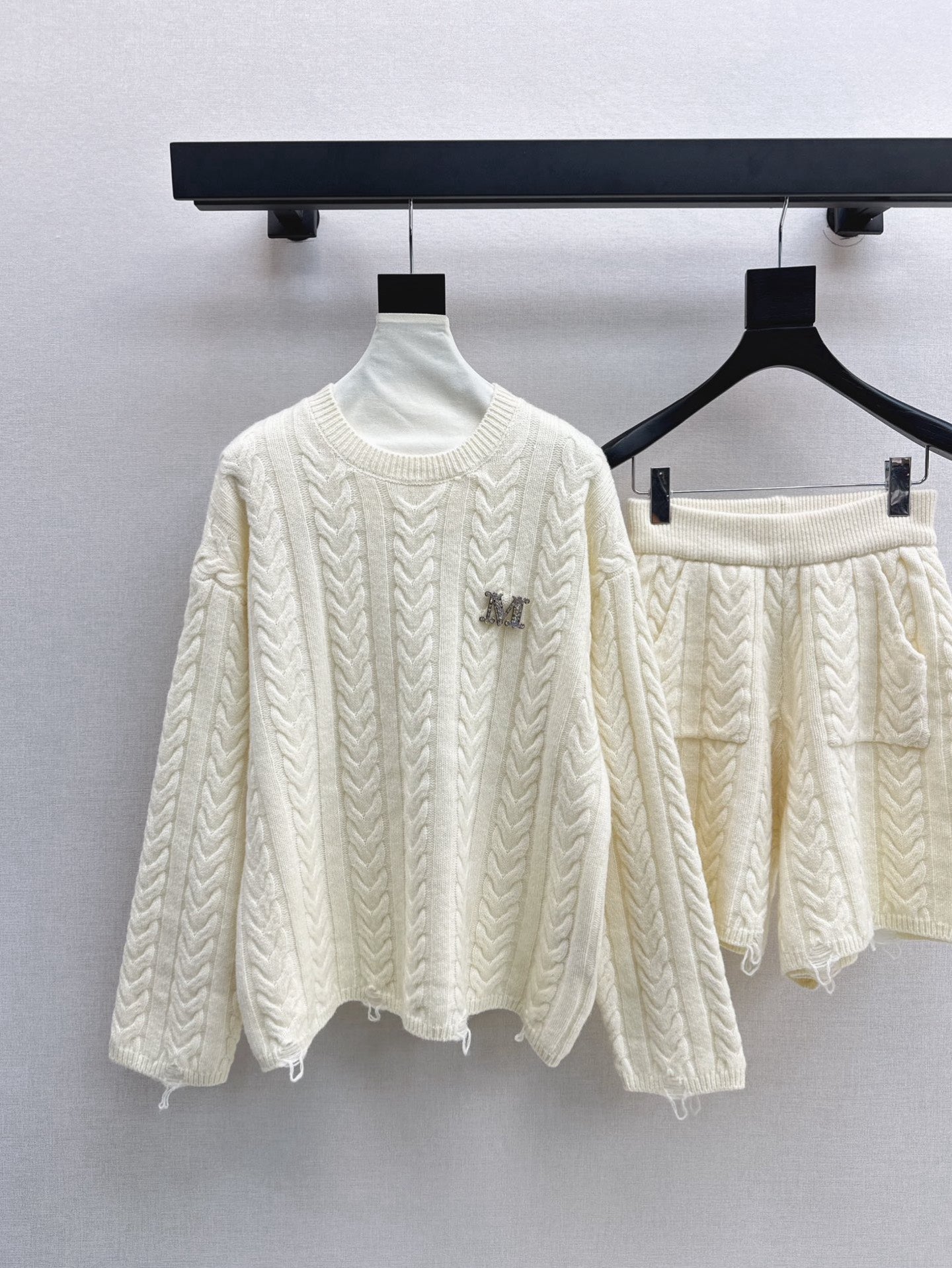 Max 25fw wool sweater short set