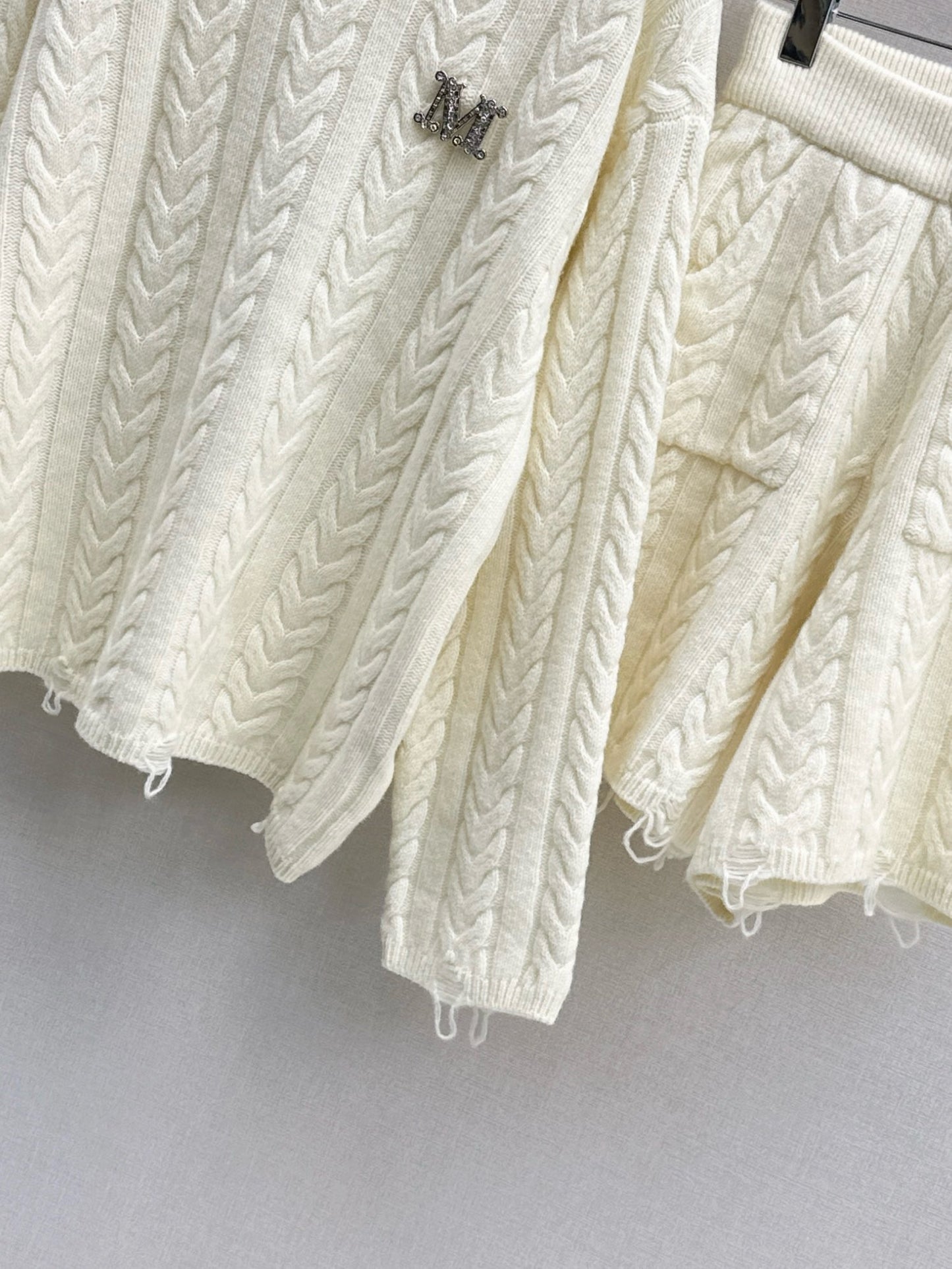 Max 25fw wool sweater short set