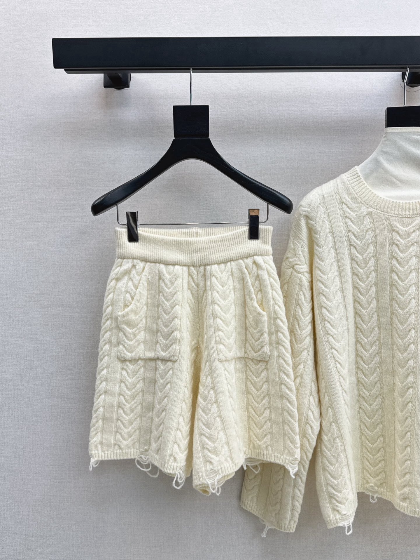 Max 25fw wool sweater short set