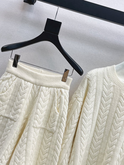 Max 25fw wool sweater short set