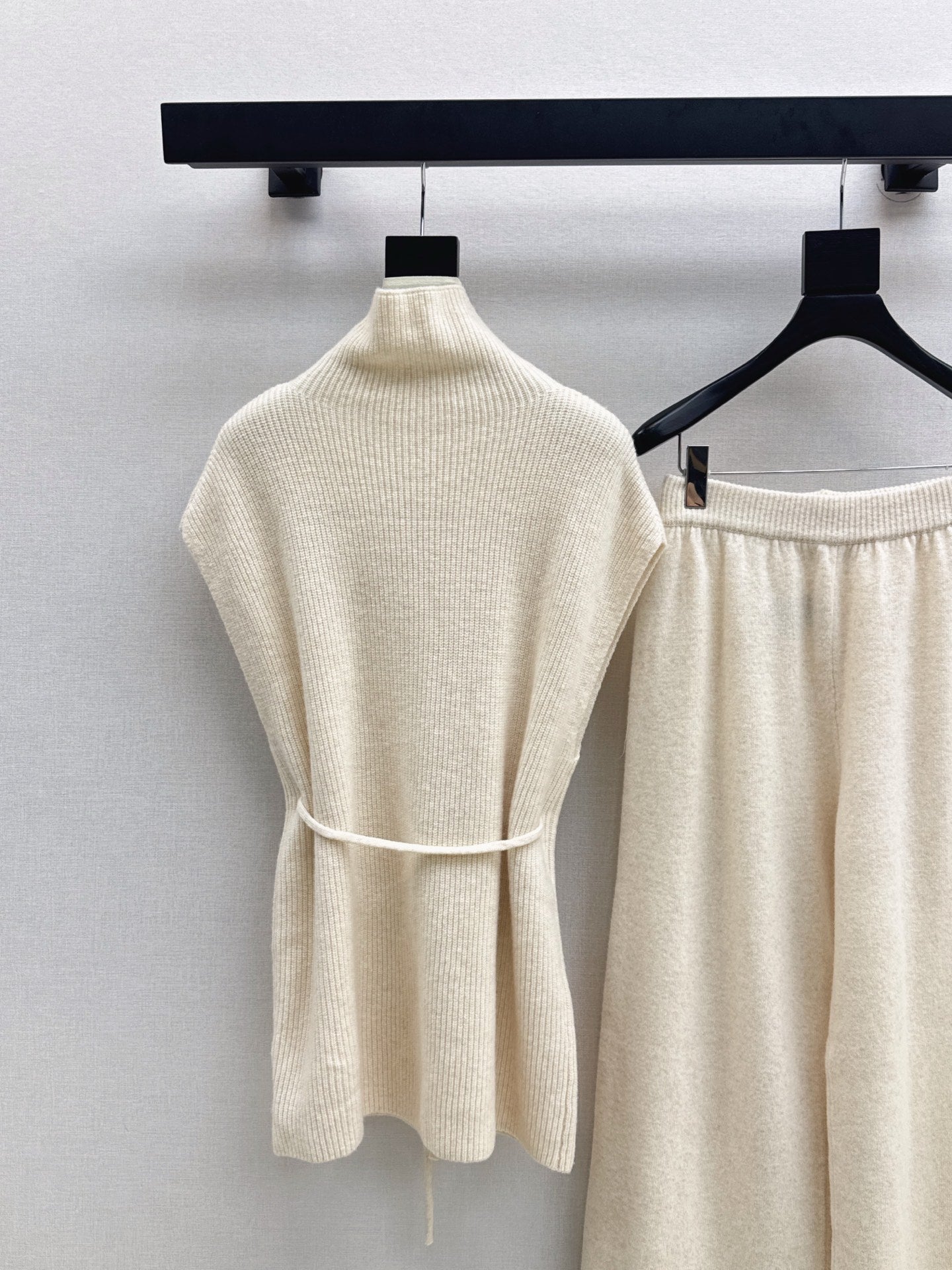 Chan 25fw sleeveless sweater pants set