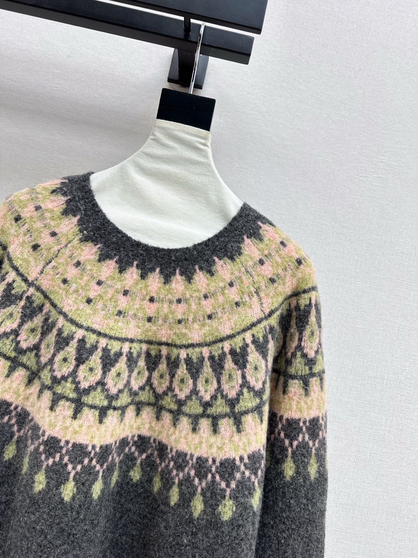 Loro 25fw vintage sweater
