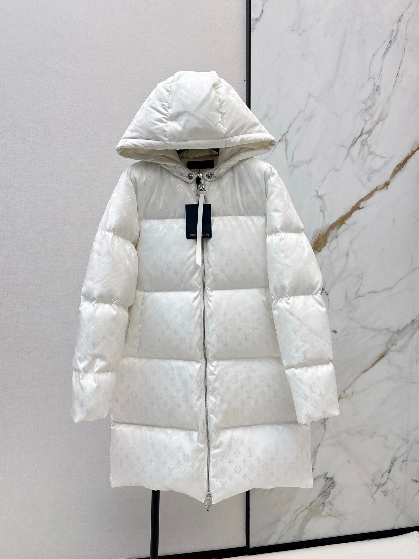 Loui 25fw down jacket