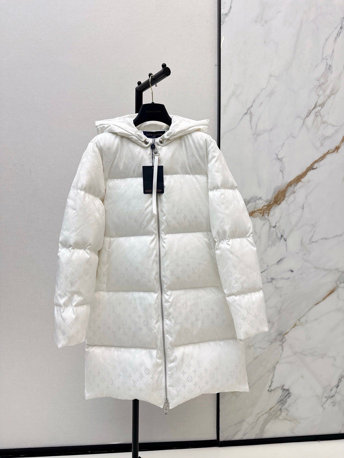 Loui 25fw down jacket