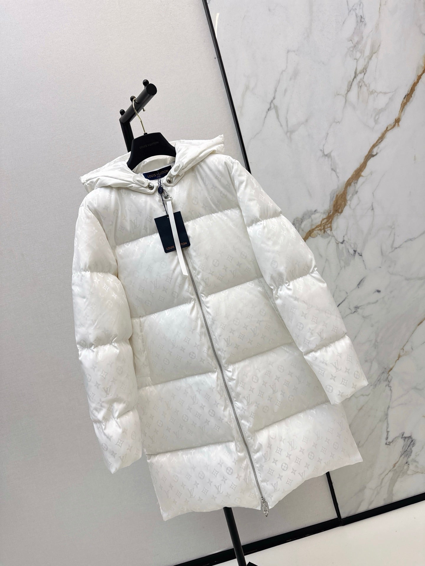 Loui 25fw down jacket