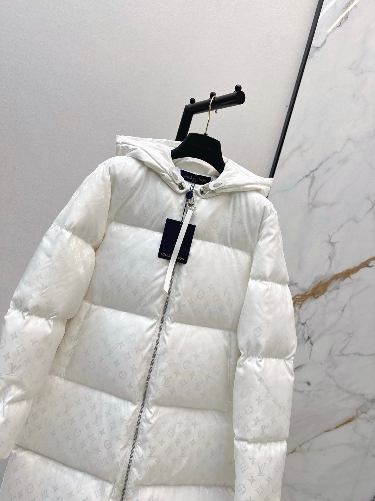 Loui 25fw down jacket