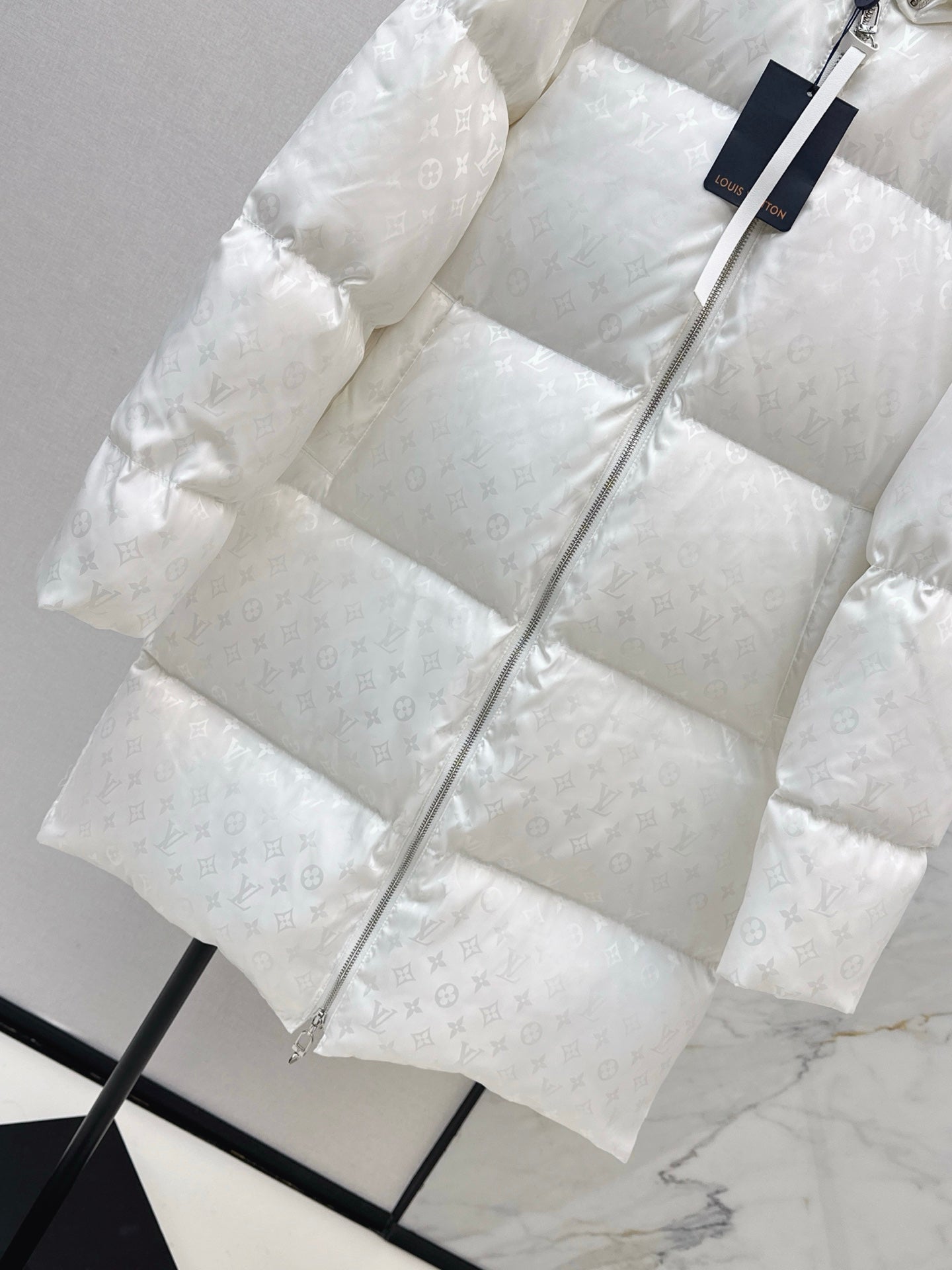 Loui 25fw down jacket