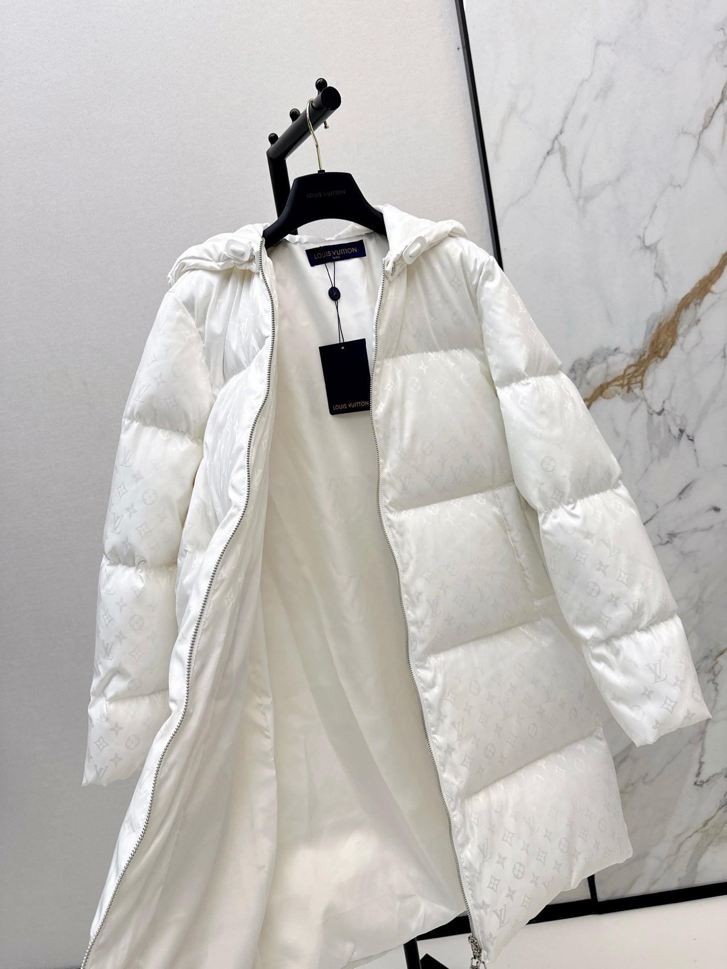 Loui 25fw down jacket