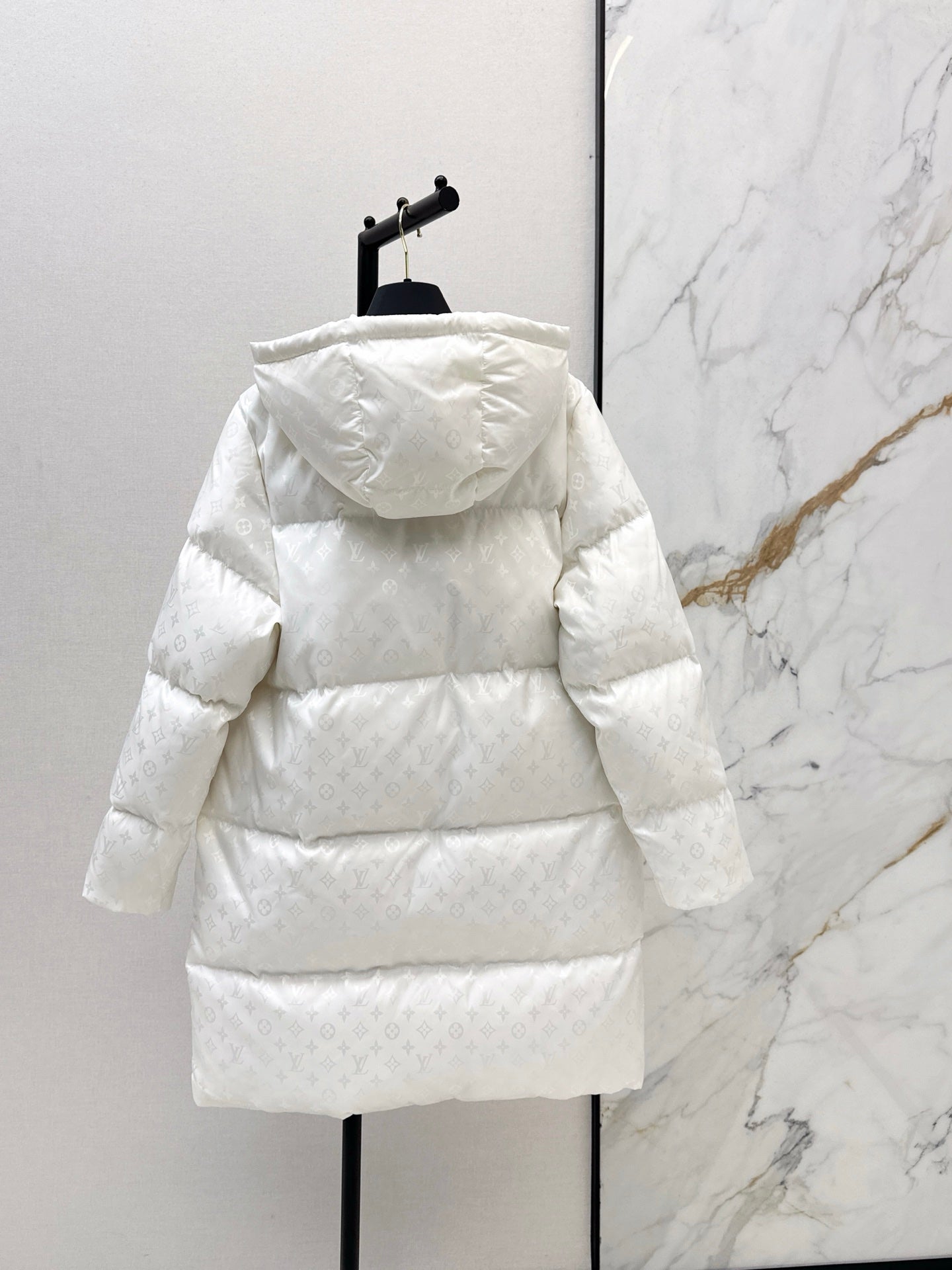 Loui 25fw down jacket