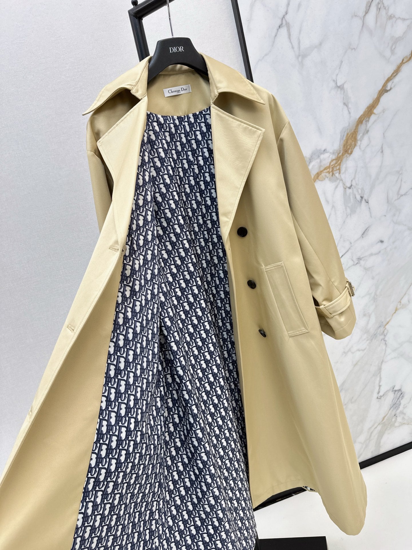 CD 25fw trench coats