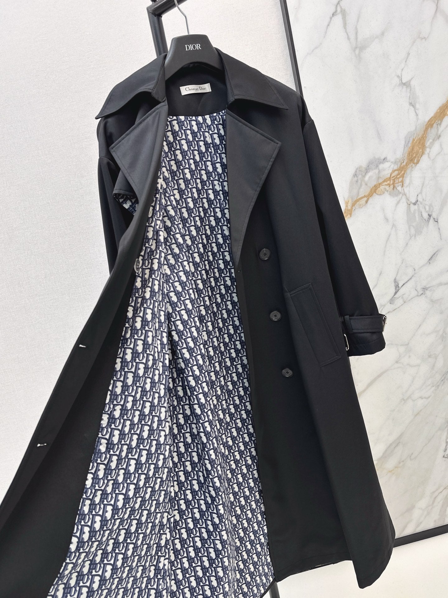 CD 25fw trench coats