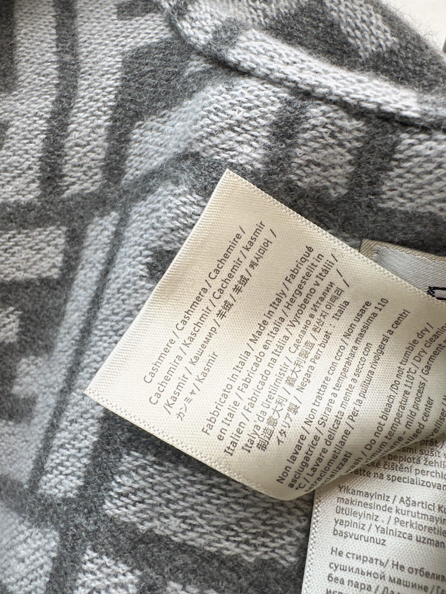 Fend 25fw shawl wraps