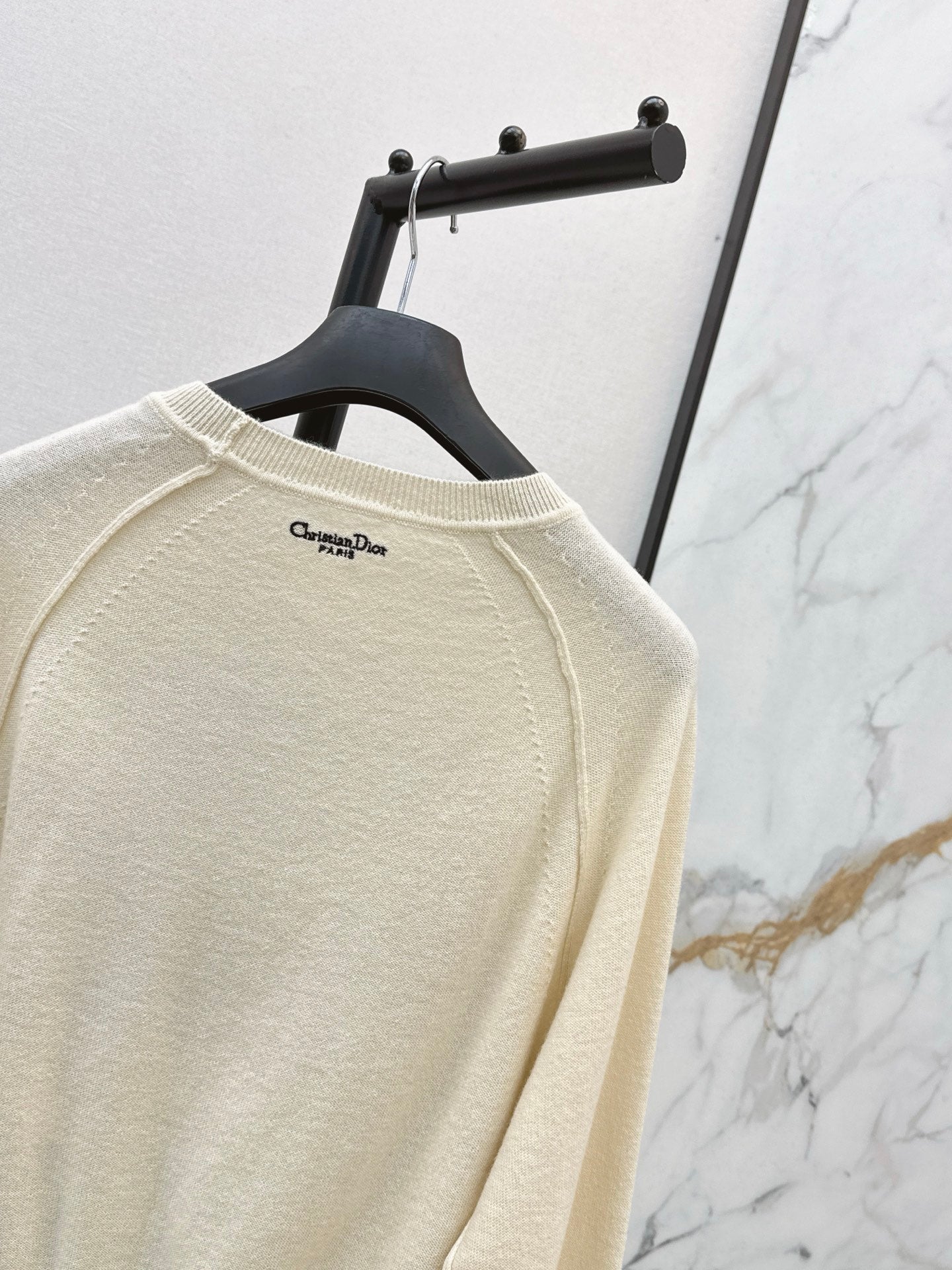 CD 25fw embroidery sweater