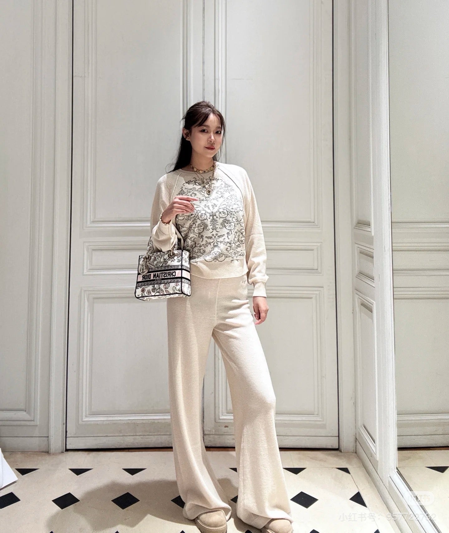 CD 25fw embroidery sweater