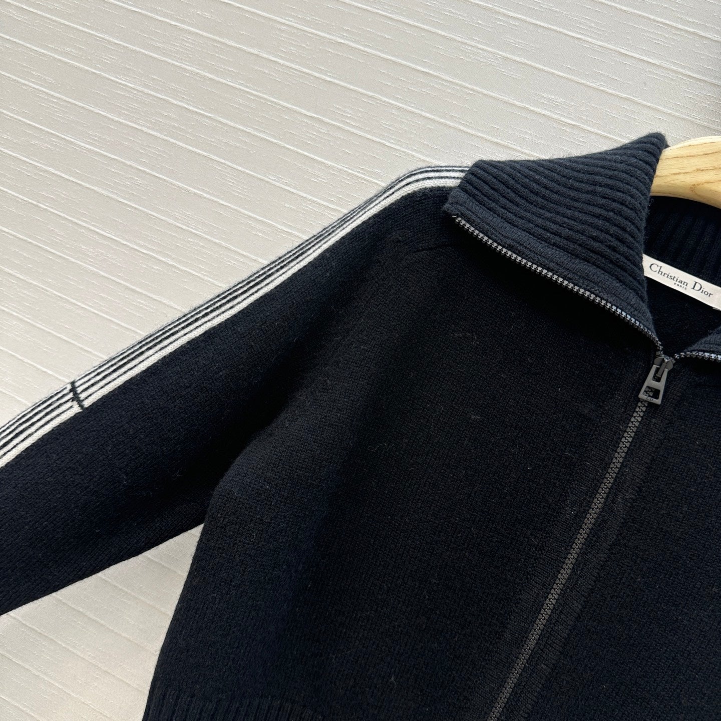 CD 25fw cashmere cardigan