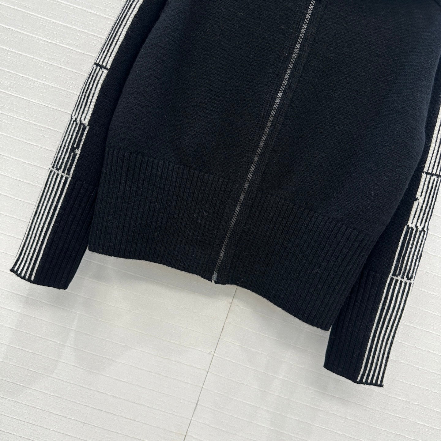 CD 25fw cashmere cardigan