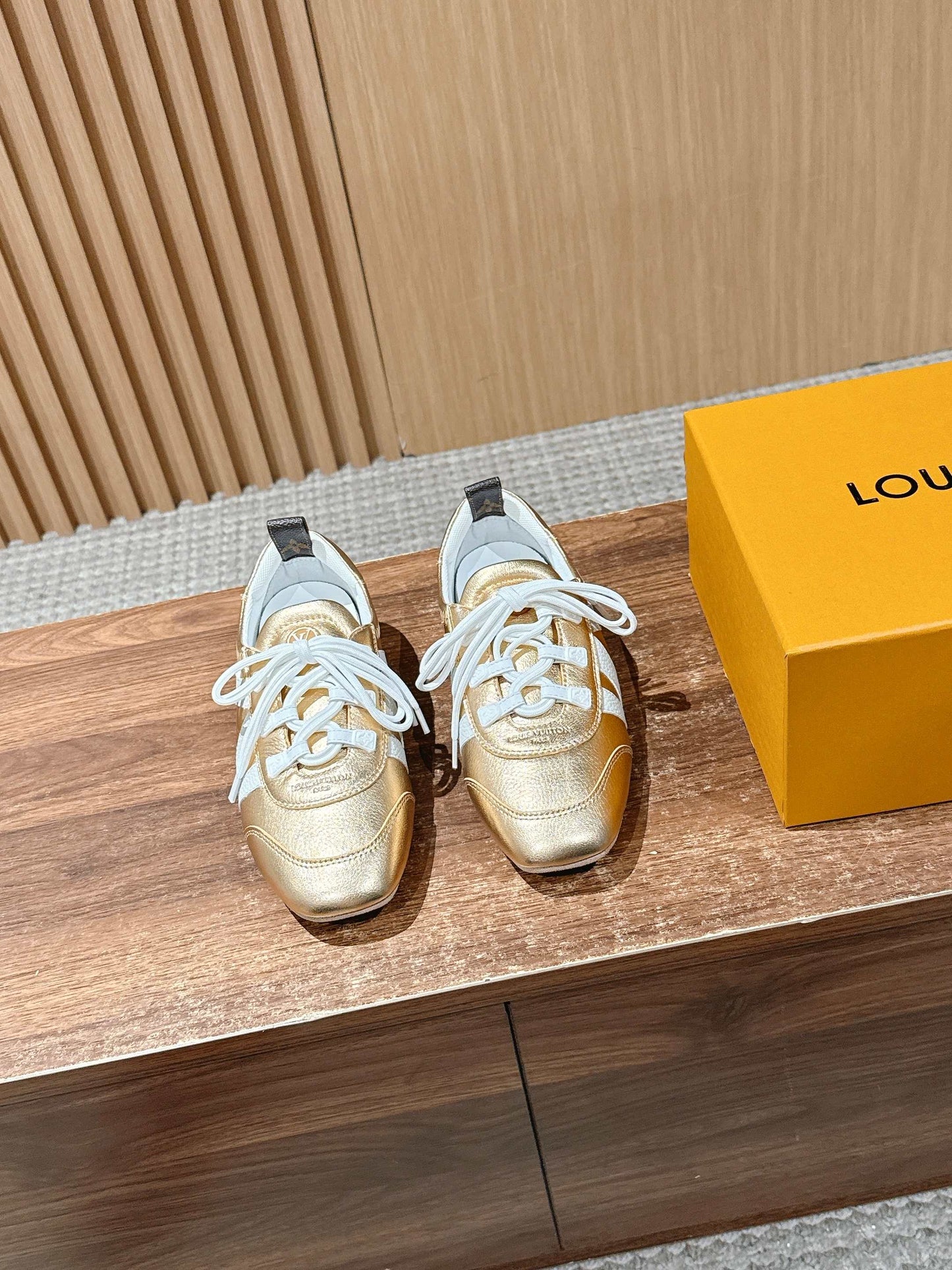 Loui 25fw sneaker