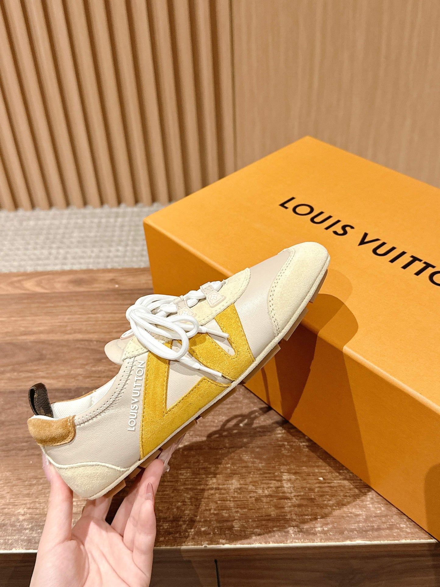 Loui 25fw sneaker