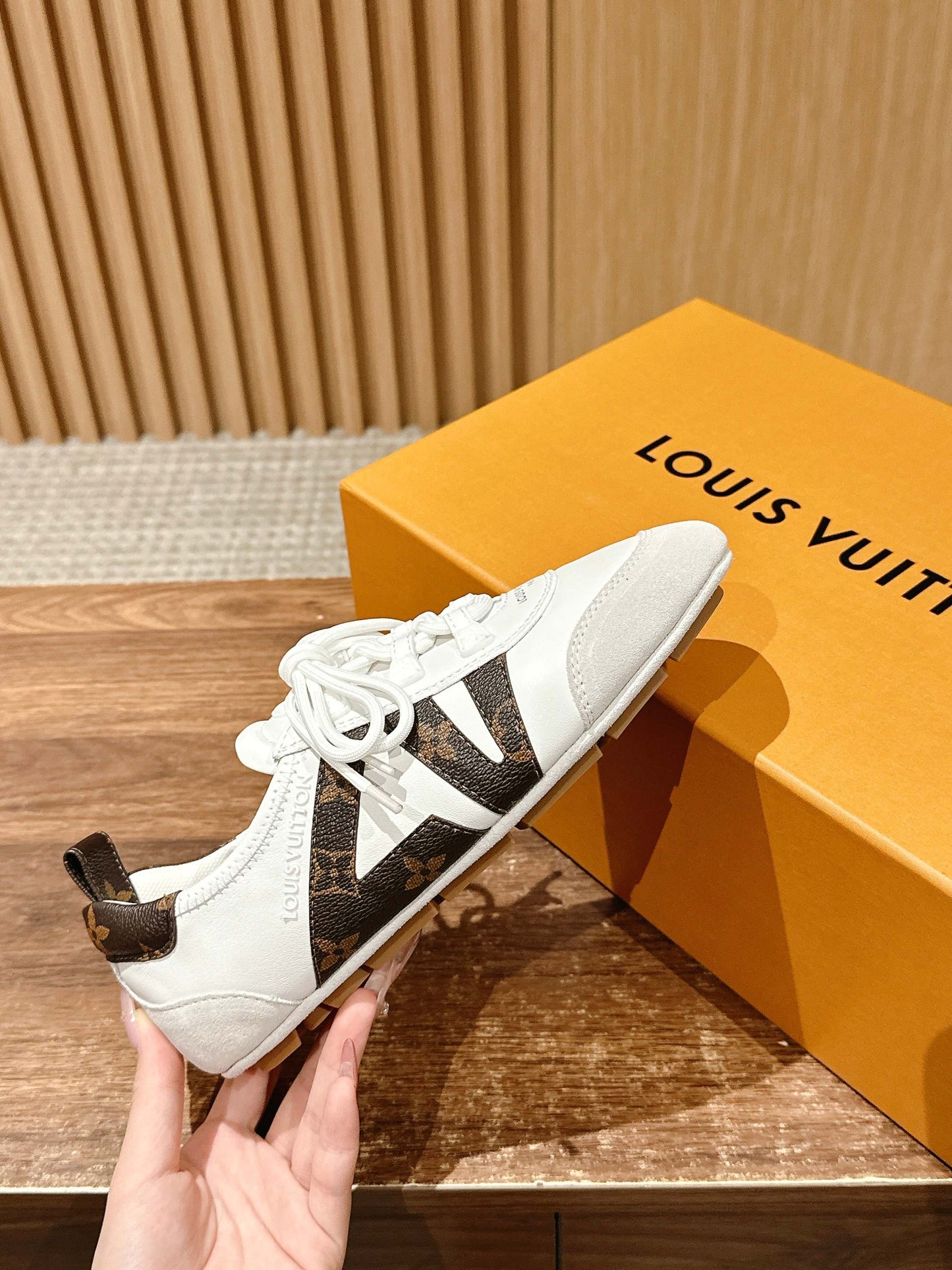 Loui 25fw sneaker