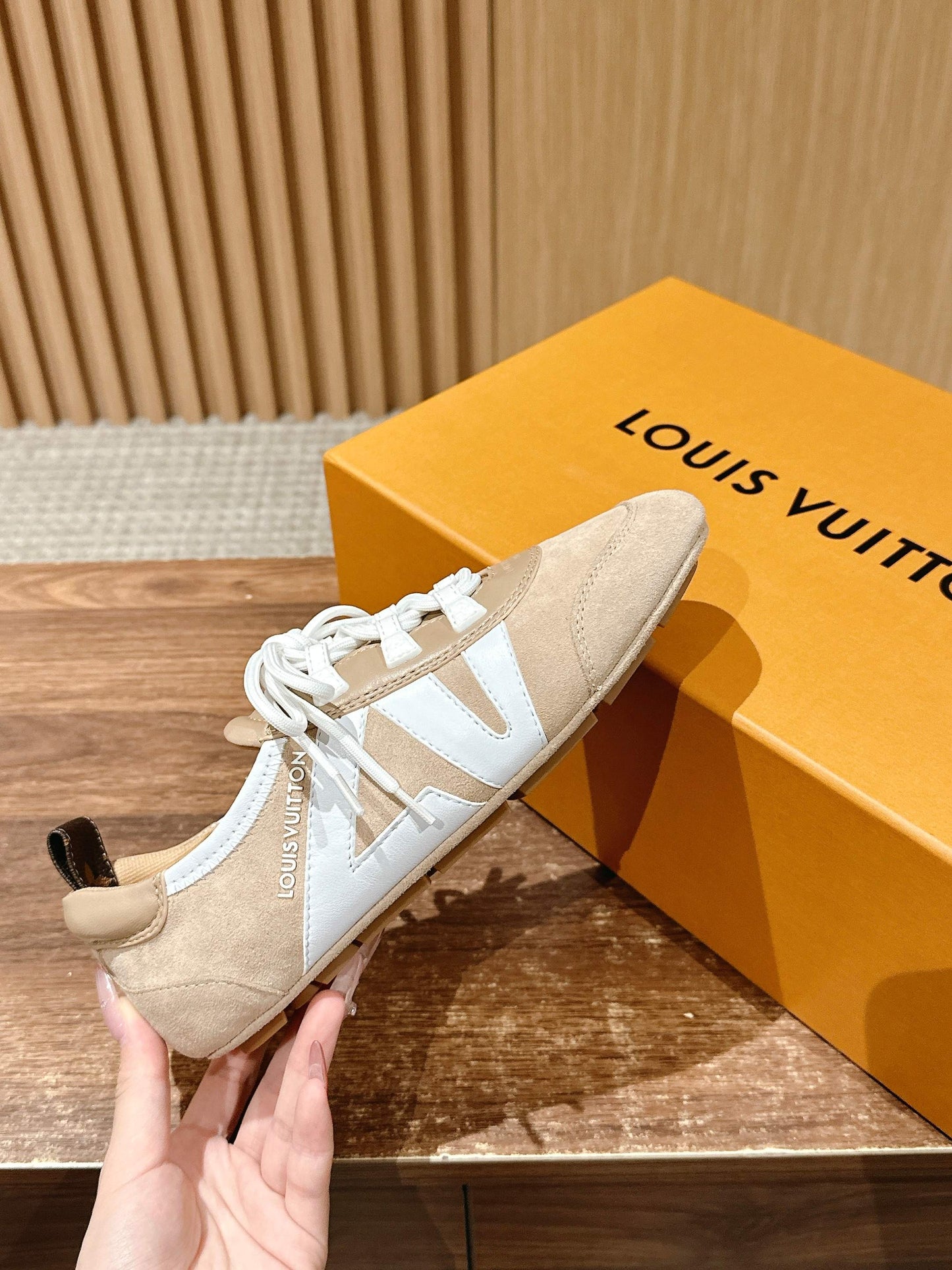 Loui 25fw sneaker